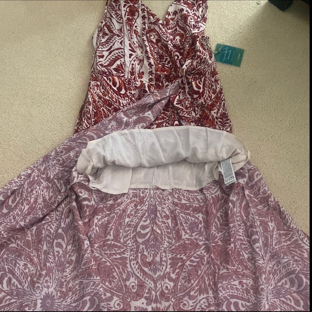 Red and white dress - Picture 4 of 6